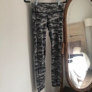 LULULEMON Leggings (with pockets)